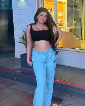 •• Call Girls In Indirapuram Noida -> 9821774457 Justdial Escorts